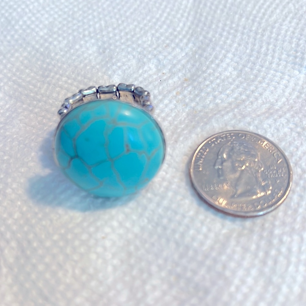 Stretch turquoise ring